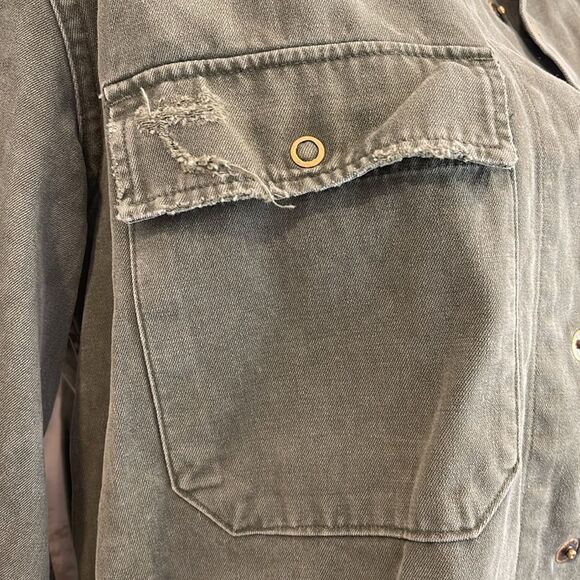FURST OF A KIND Military Style Distressed Army Green top - Picture 4 of 8